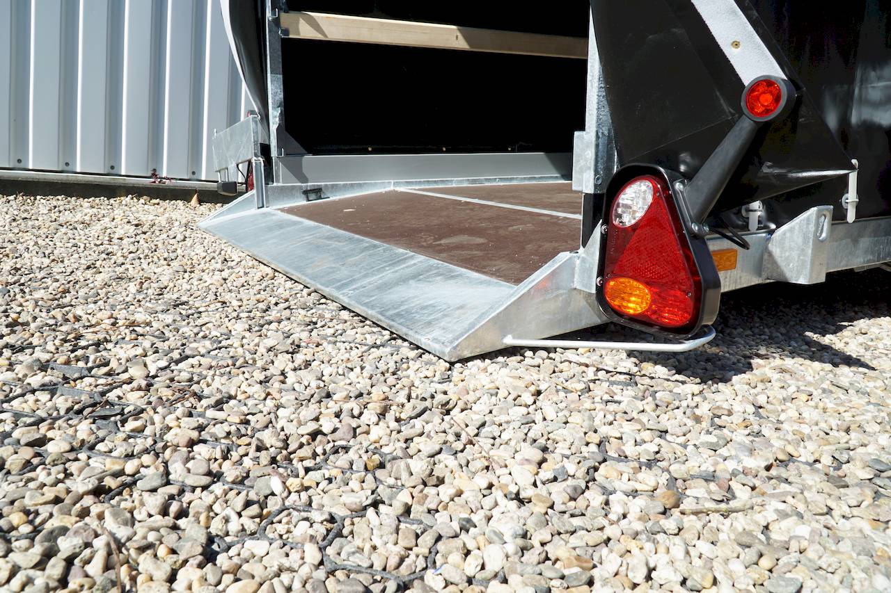 VEZEKO HUSKY FB 13.28 | PLANE | SCHWARZ