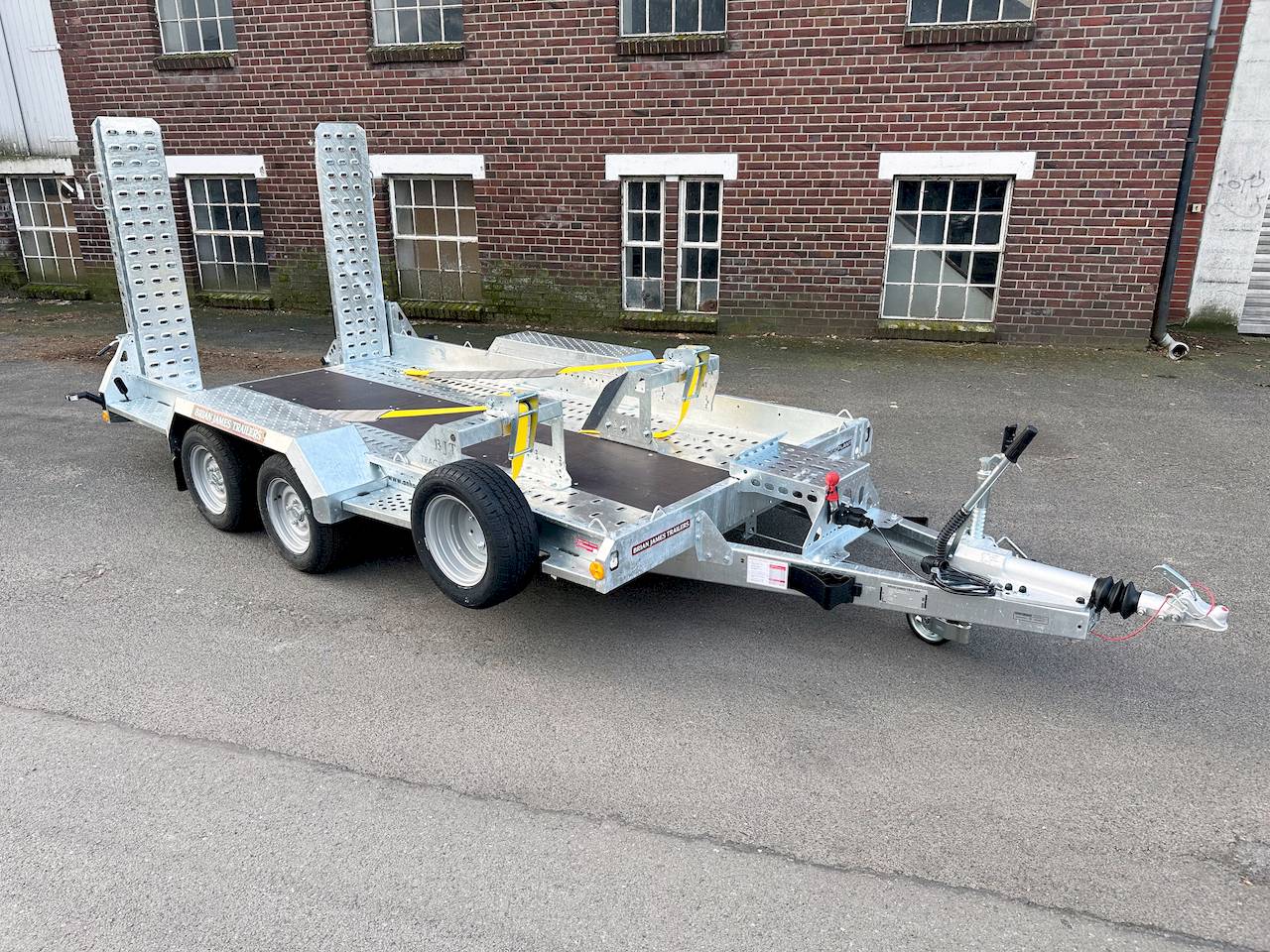 BRIAN JAMES DIGGER PLANT 543-3717-35-2-12 | TRACSTRAP | EINZELRAMPEN