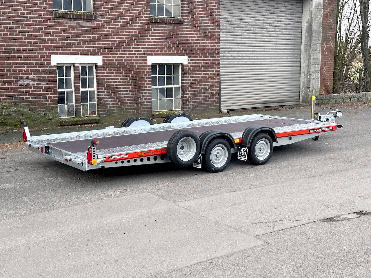 BRIAN JAMES A4 125-2424 TRANSPORTER