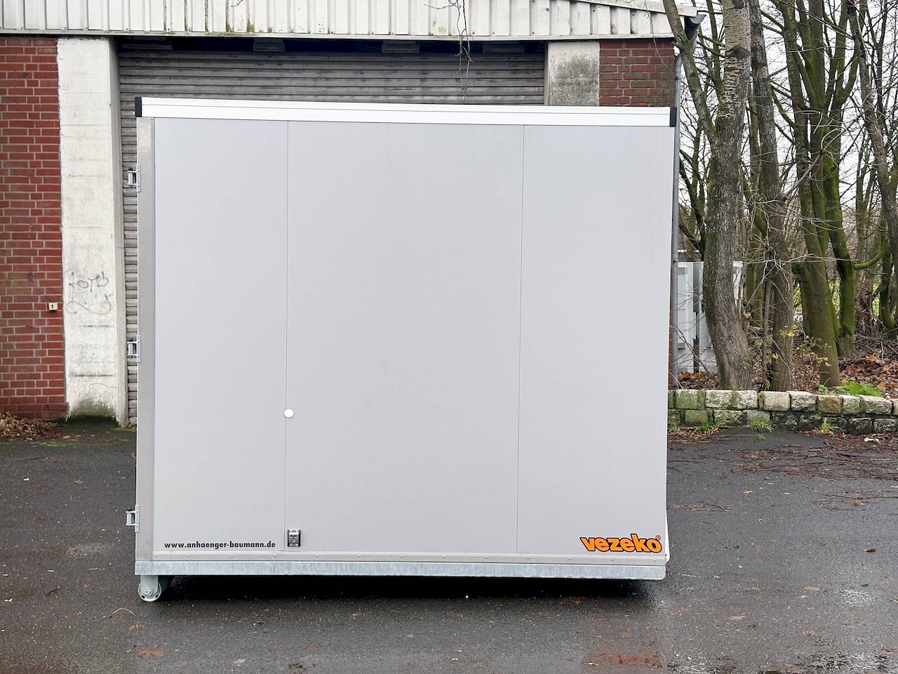 VEZEKO Koffercontainer Stahlblechsandwich
