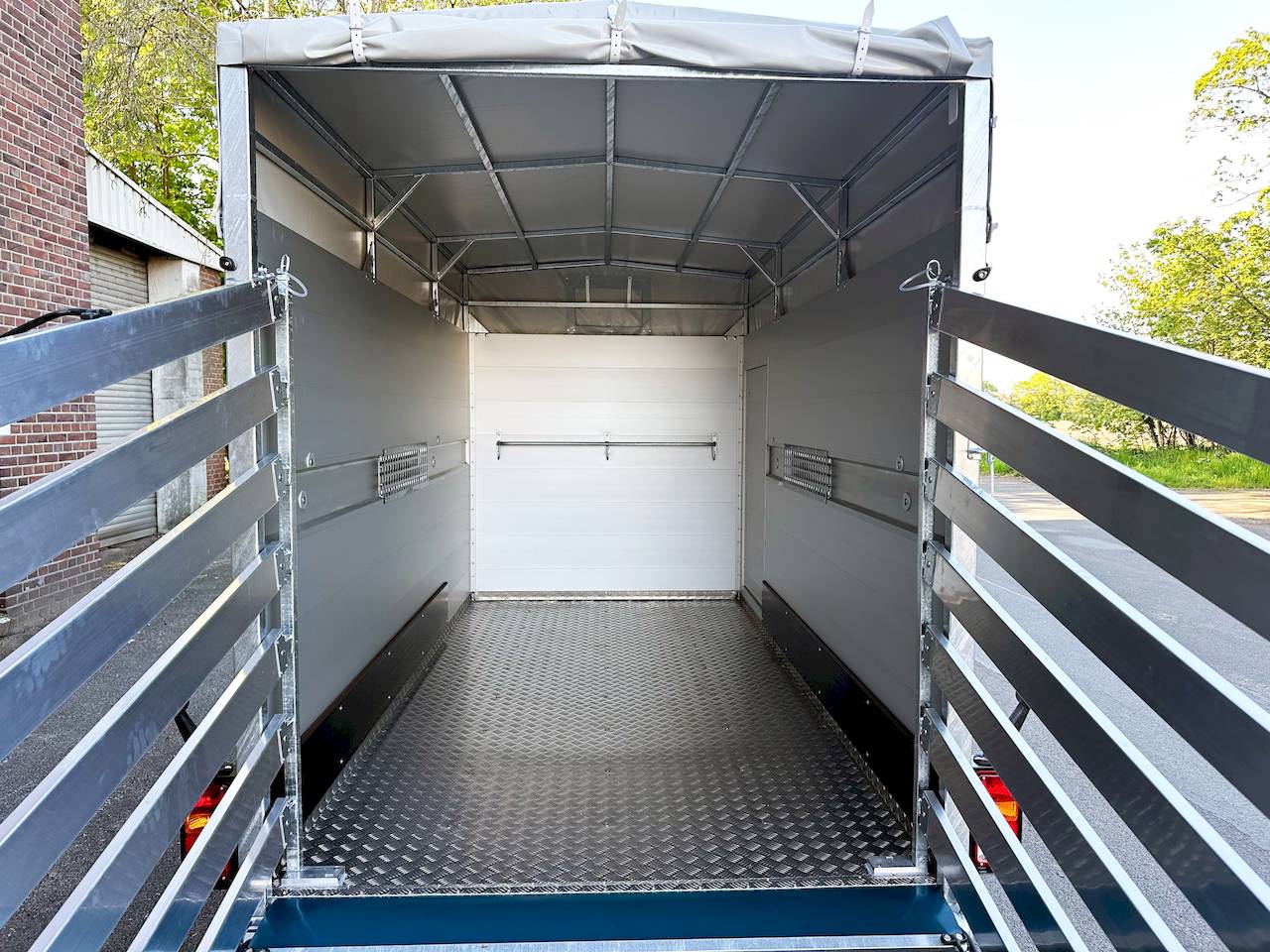VEZEKO VT 2700 ALUBODEN | RAMPE-/TÜR-KOMBI | TREIBGITTER