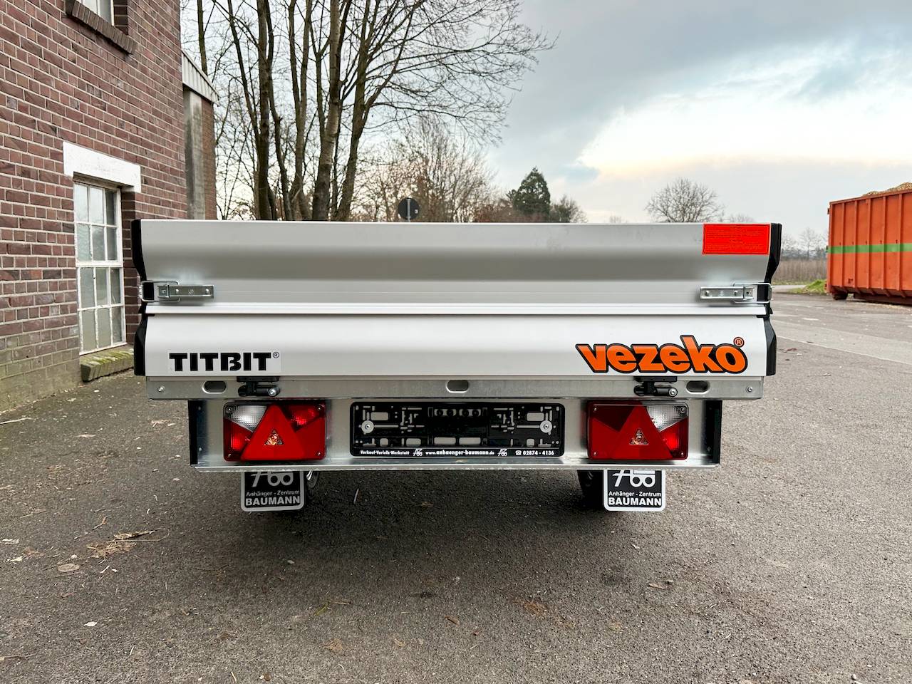 VEZEKO TITBIT 08A 13R