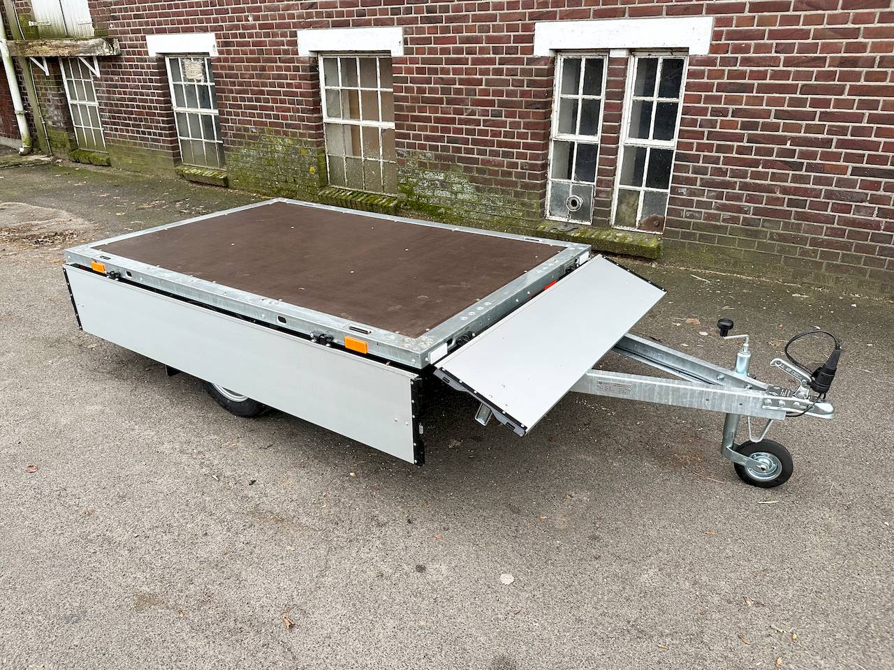VEZEKO TITBIT 08A 13R