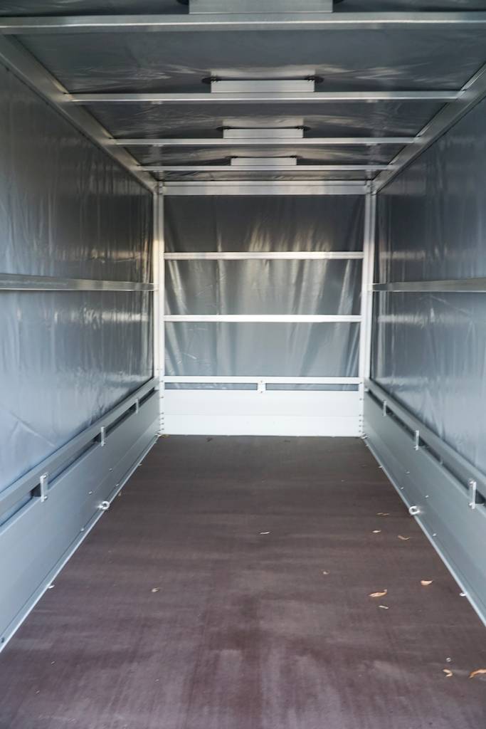 GESCHLOSSENER PLANENANHÄNGER - M - MIETEN