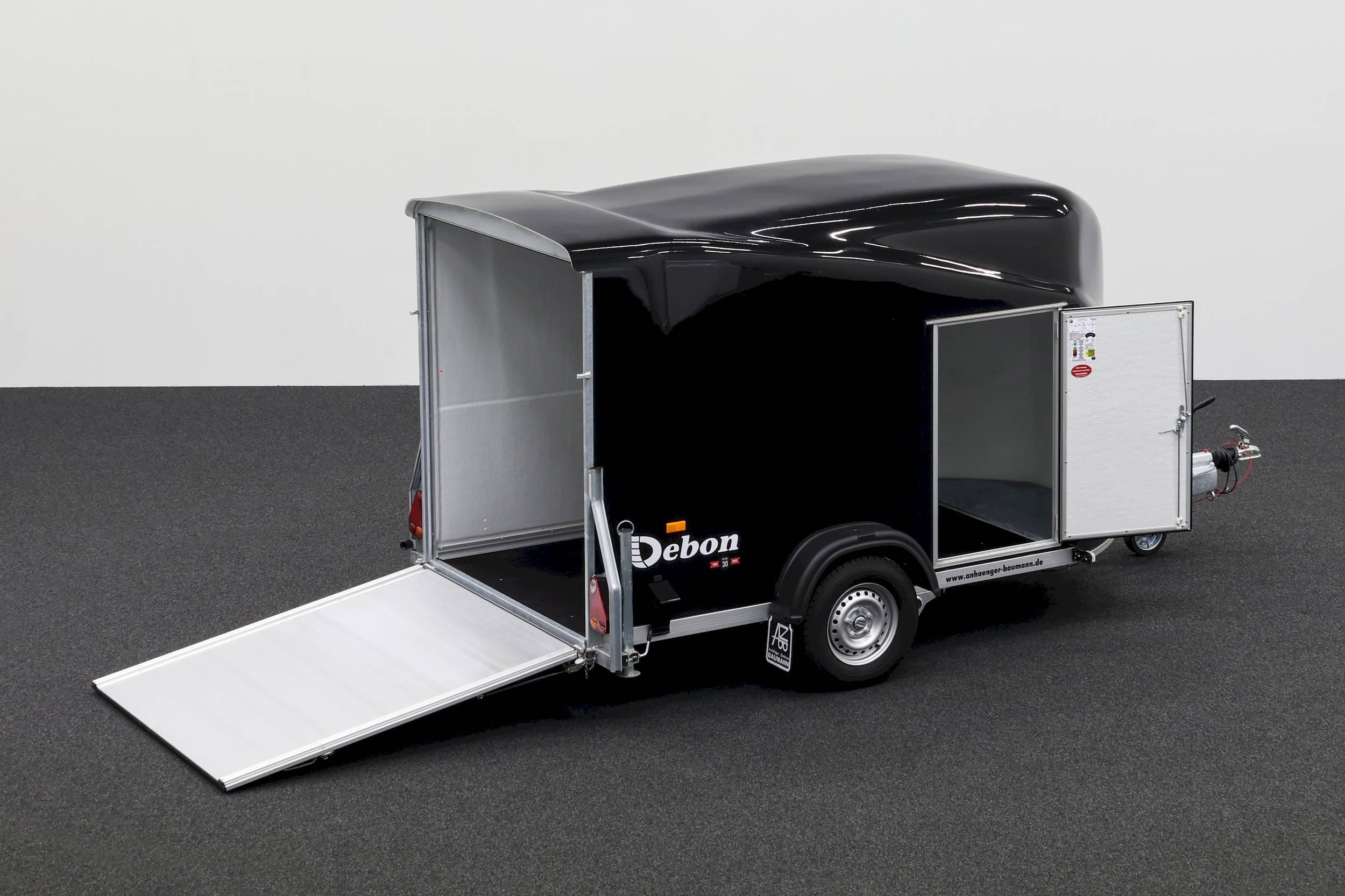 CHEVAL LIBERTE DEBON CARGO 1300