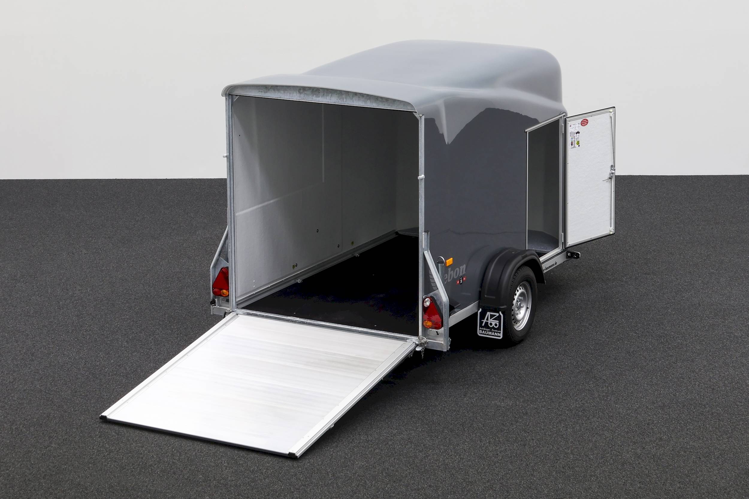 CHEVAL LIBERTE DEBON CARGO 1300