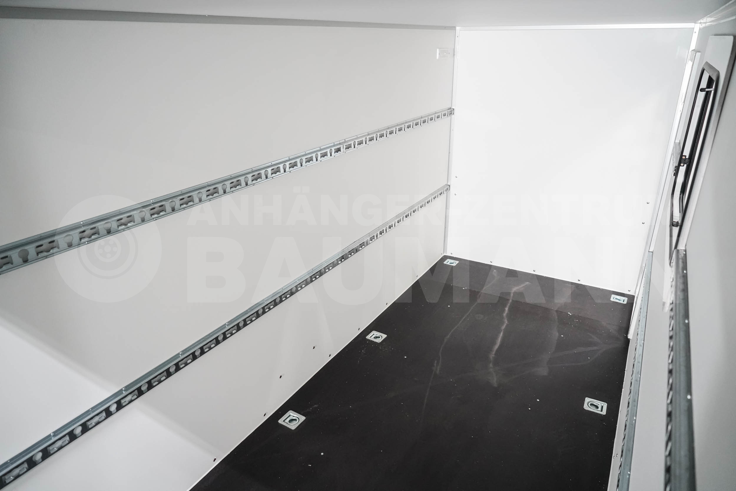 BLYSS F1336HD | RAMPE | SEITENTÜR