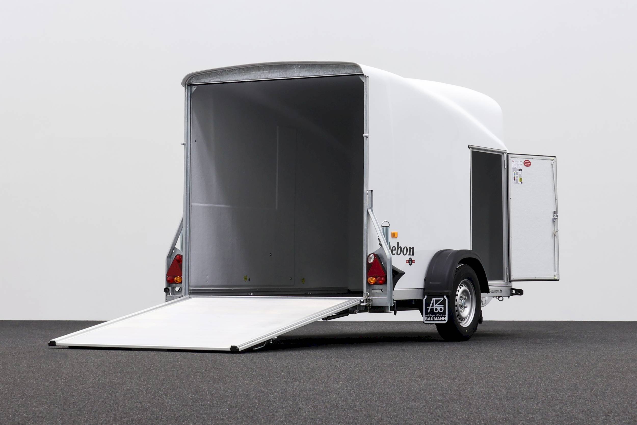 CHEVAL LIBERTE DEBON CARGO 1300