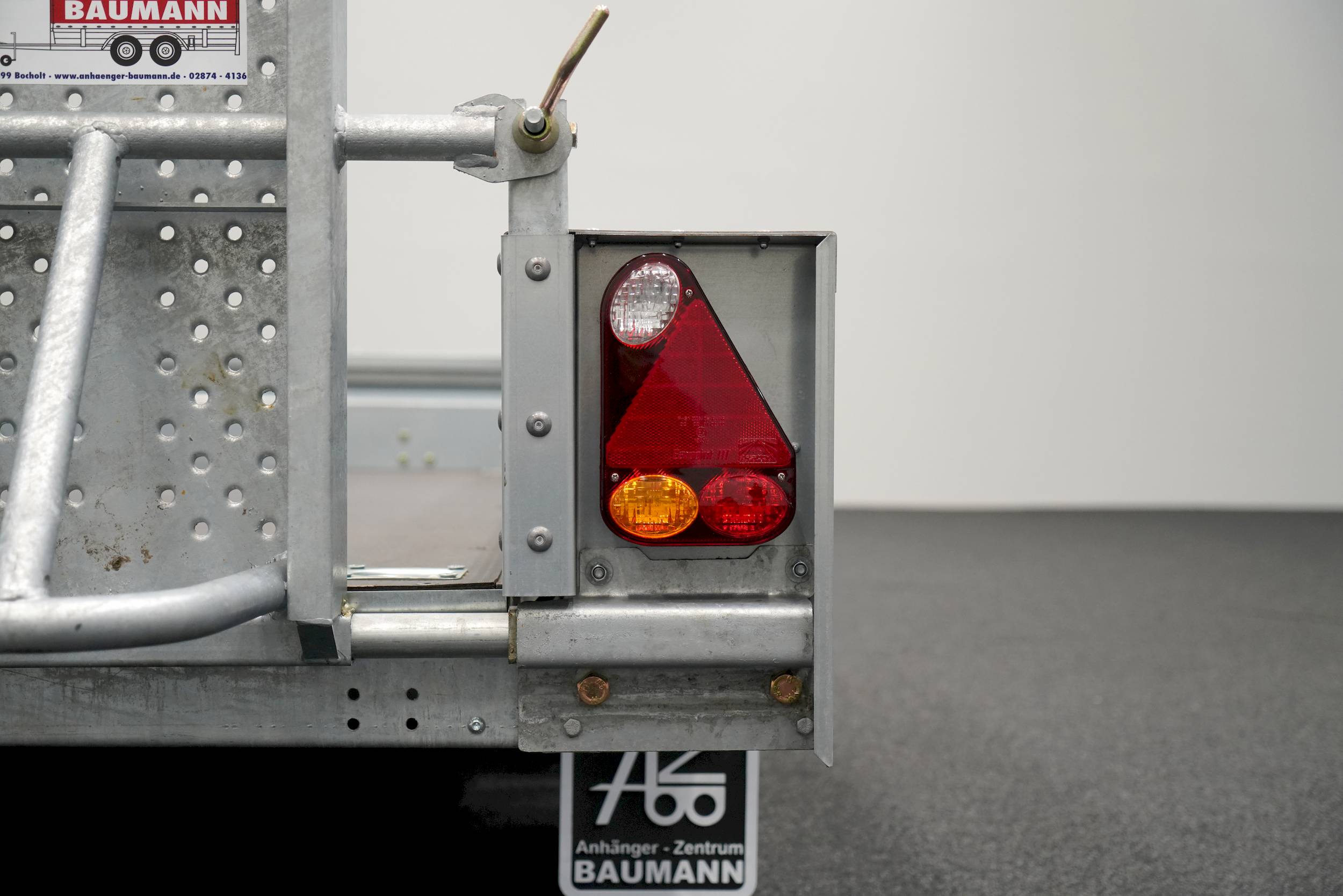 IFOR WILLIAMS GX105HD | SKIDS