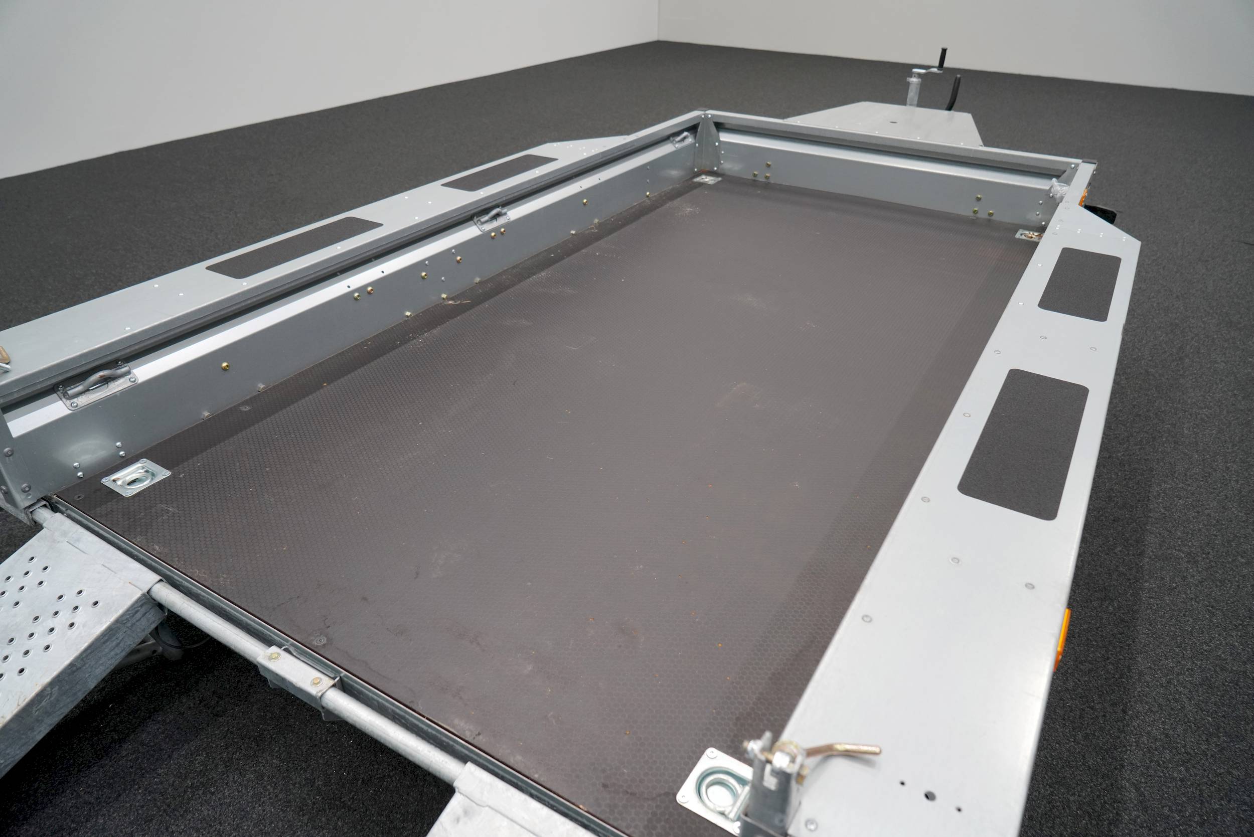 IFOR WILLIAMS GX105HD | SKIDS