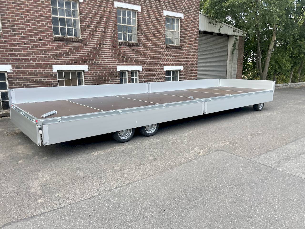 OFFENER DREHSCHEMEL (PRITSCHE) - XXL - MIETEN OFFENER DREHSCHEMEL (PRITSCHE) - XXL - MIETEN