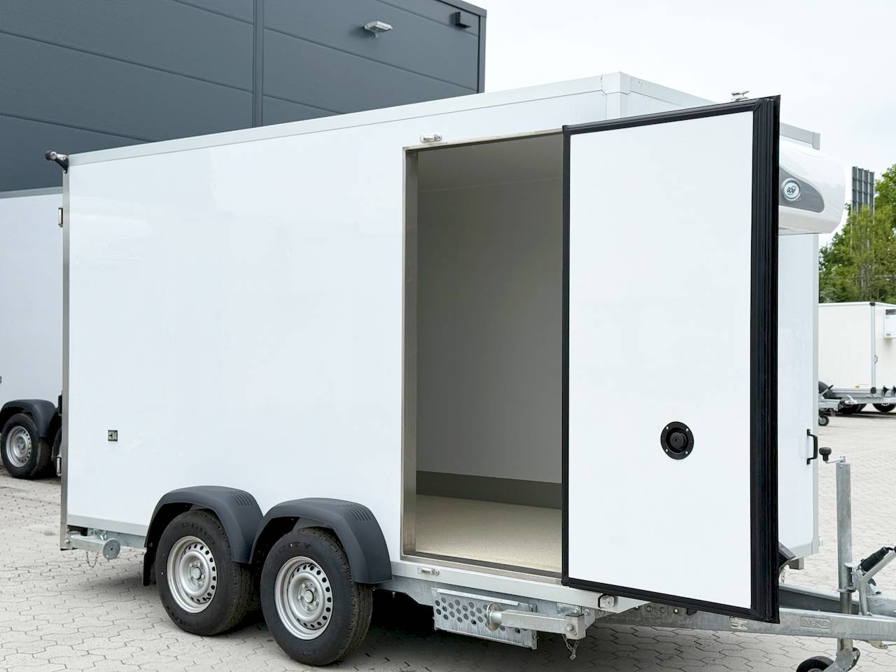 TIEFKÜHLANHÄNGER KÜHLWAGEN - XL+ - MIETEN