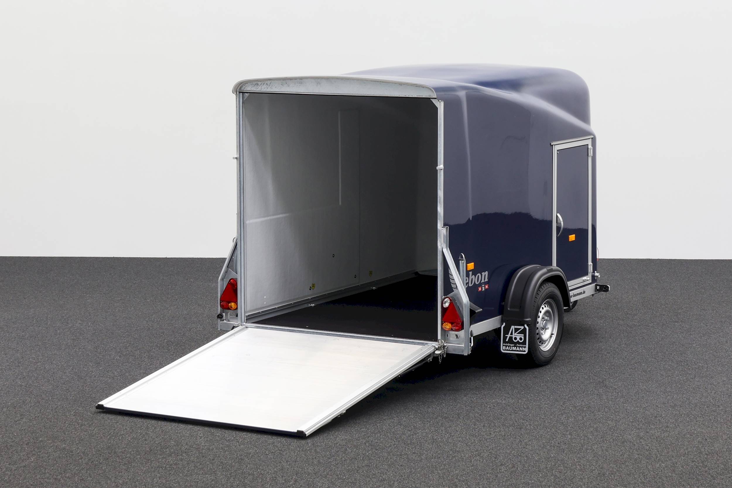 CHEVAL LIBERTE DEBON CARGO 1300