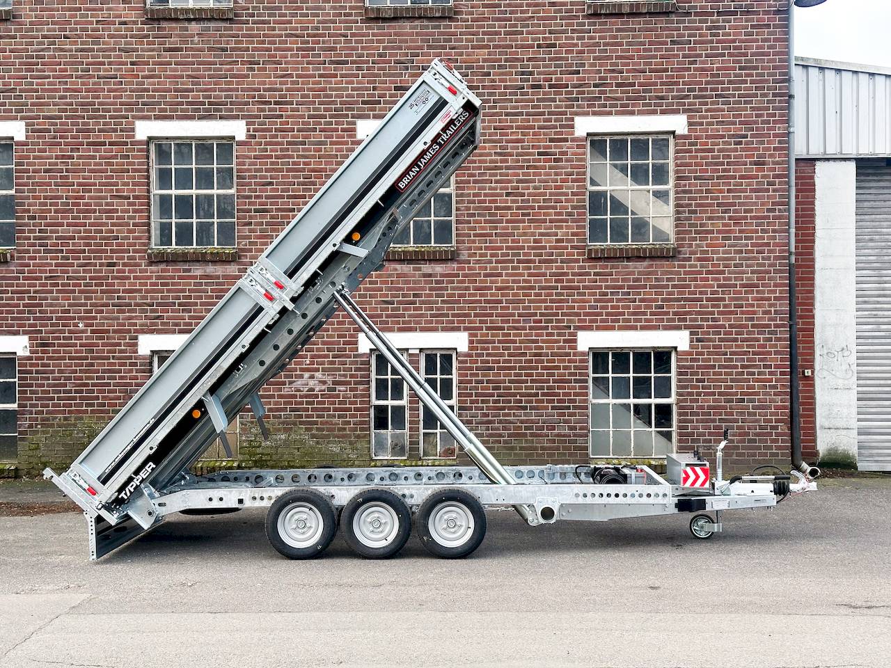 BRIAN JAMES TIPPER 526-4020-35-3-12 | TRIDEM | PENDELKLAPPE
