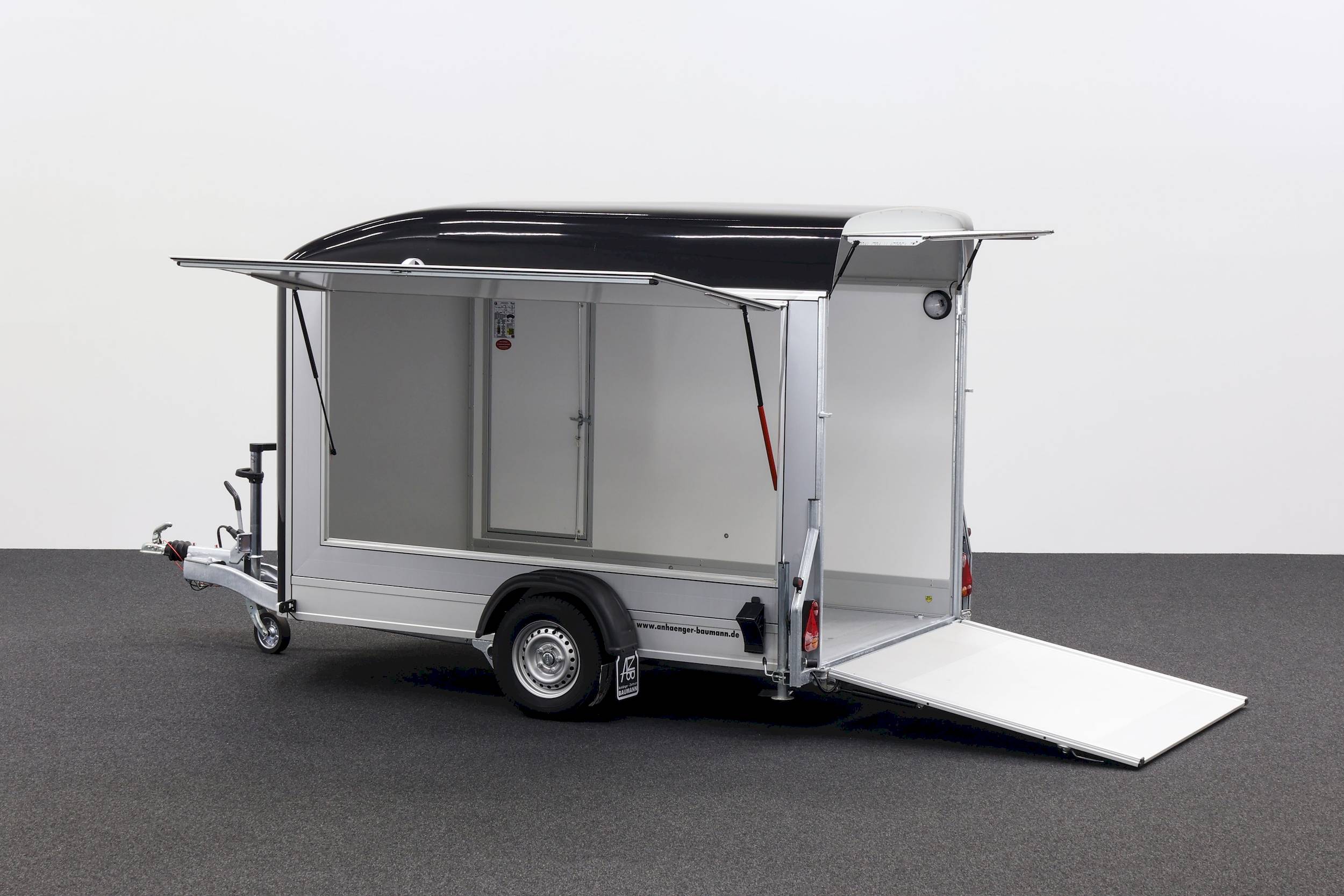 CHEVAL LIBERTE DEBON C400 WABENKERN ROADSTER