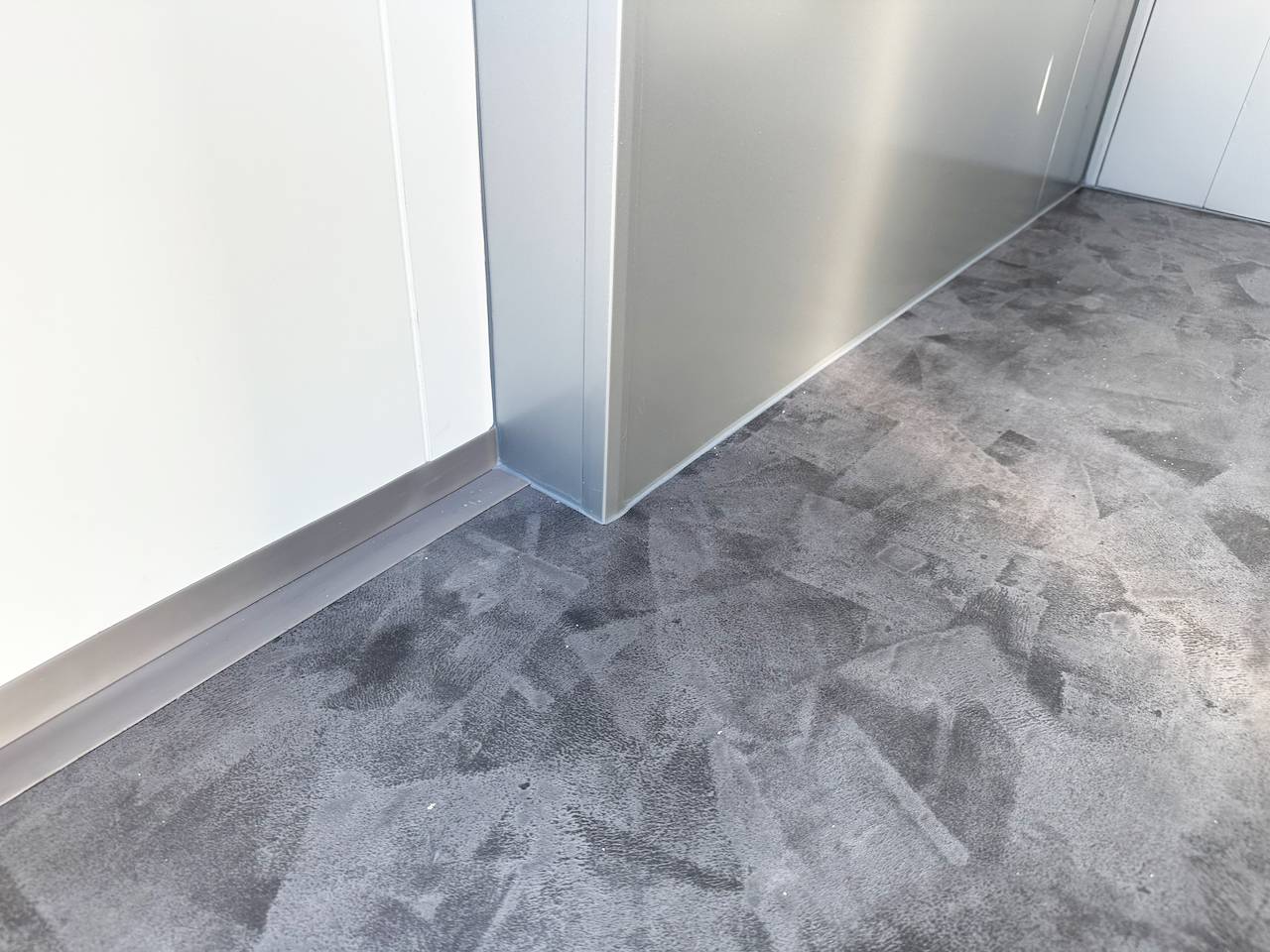 VEZEKO WC D 24.72 UNISEX LUX | SILBER