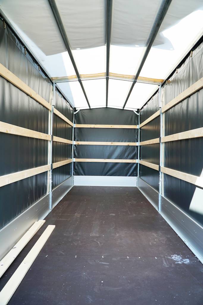 GESCHLOSSENER PLANENANHÄNGER - XXL - MIETEN