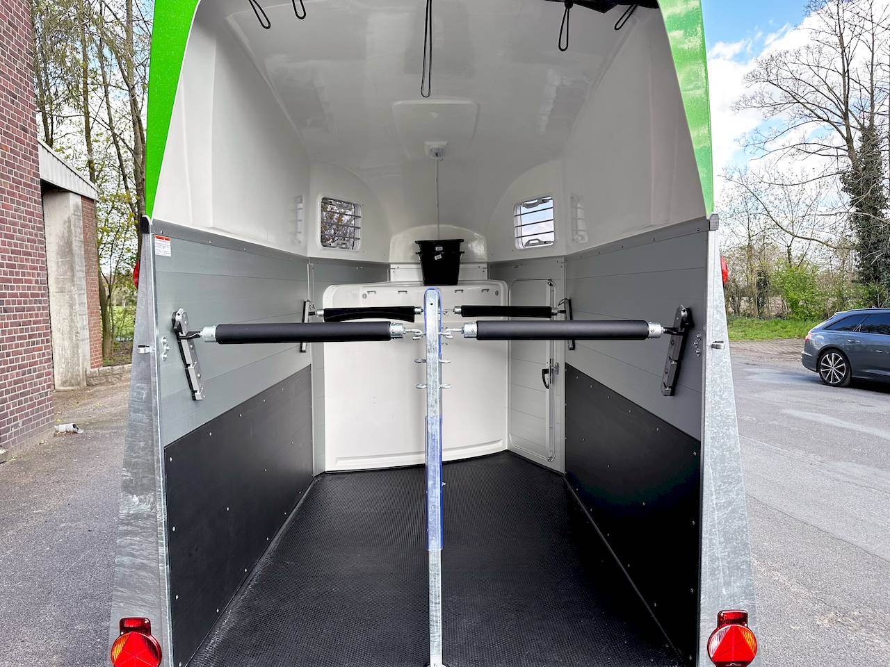 HUMBAUR XANTHOS 2400 | YELLOW GREEN