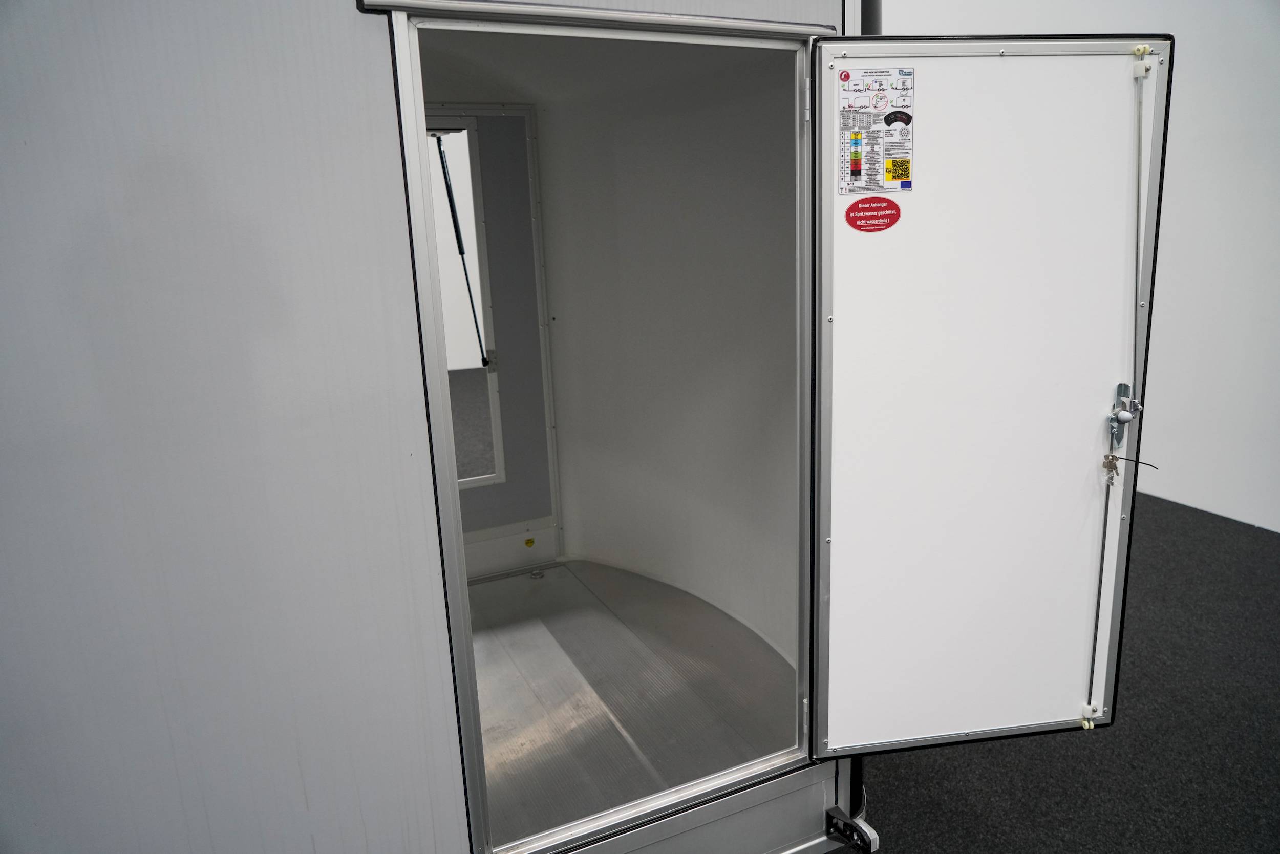 CHEVAL LIBERTE DEBON C400 WABENKERN ROADSTER