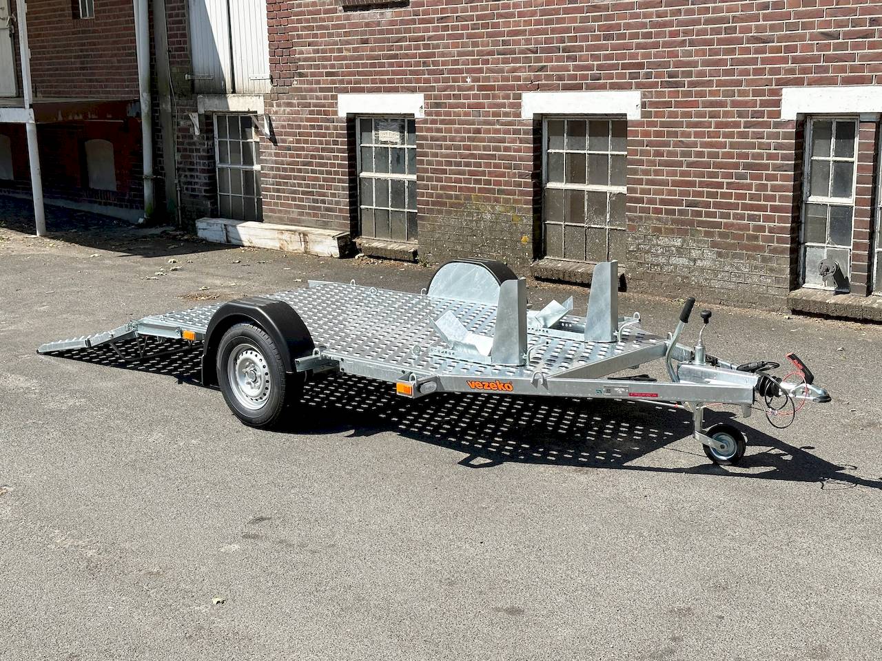 VEZEKO MOTOVAN B13