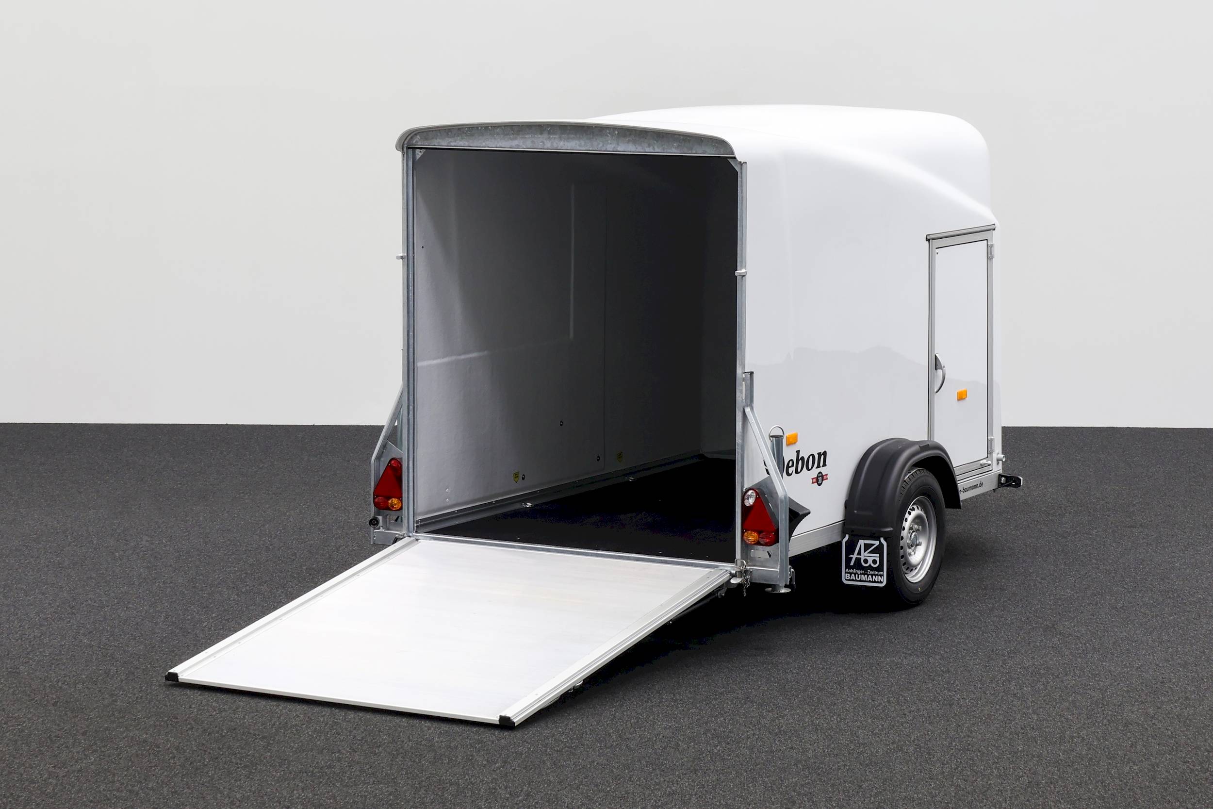 CHEVAL LIBERTE DEBON CARGO 1300
