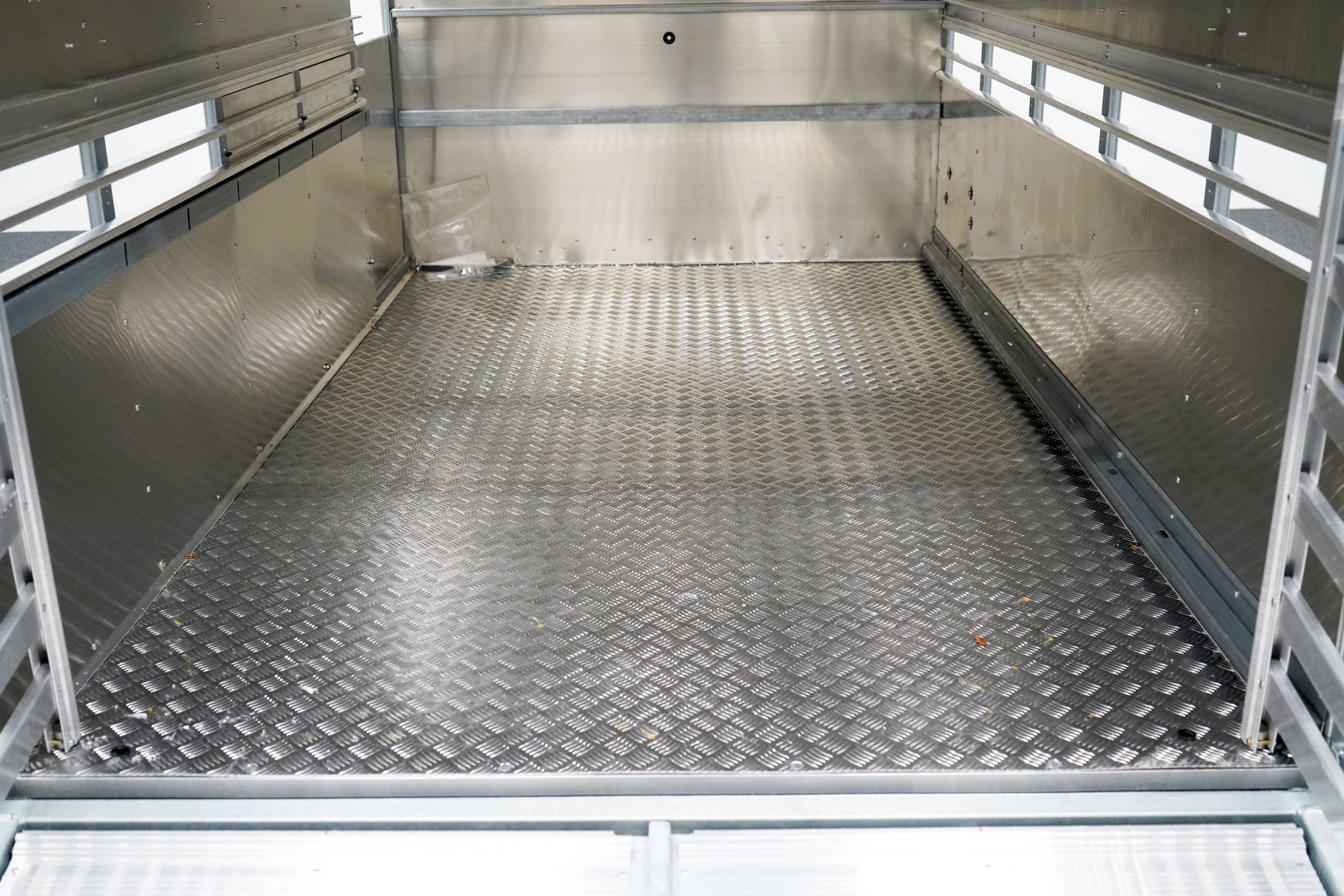 IFOR WILLIAMS TA510 | 10x6 | RAMPE-/TÜR-KOMBI