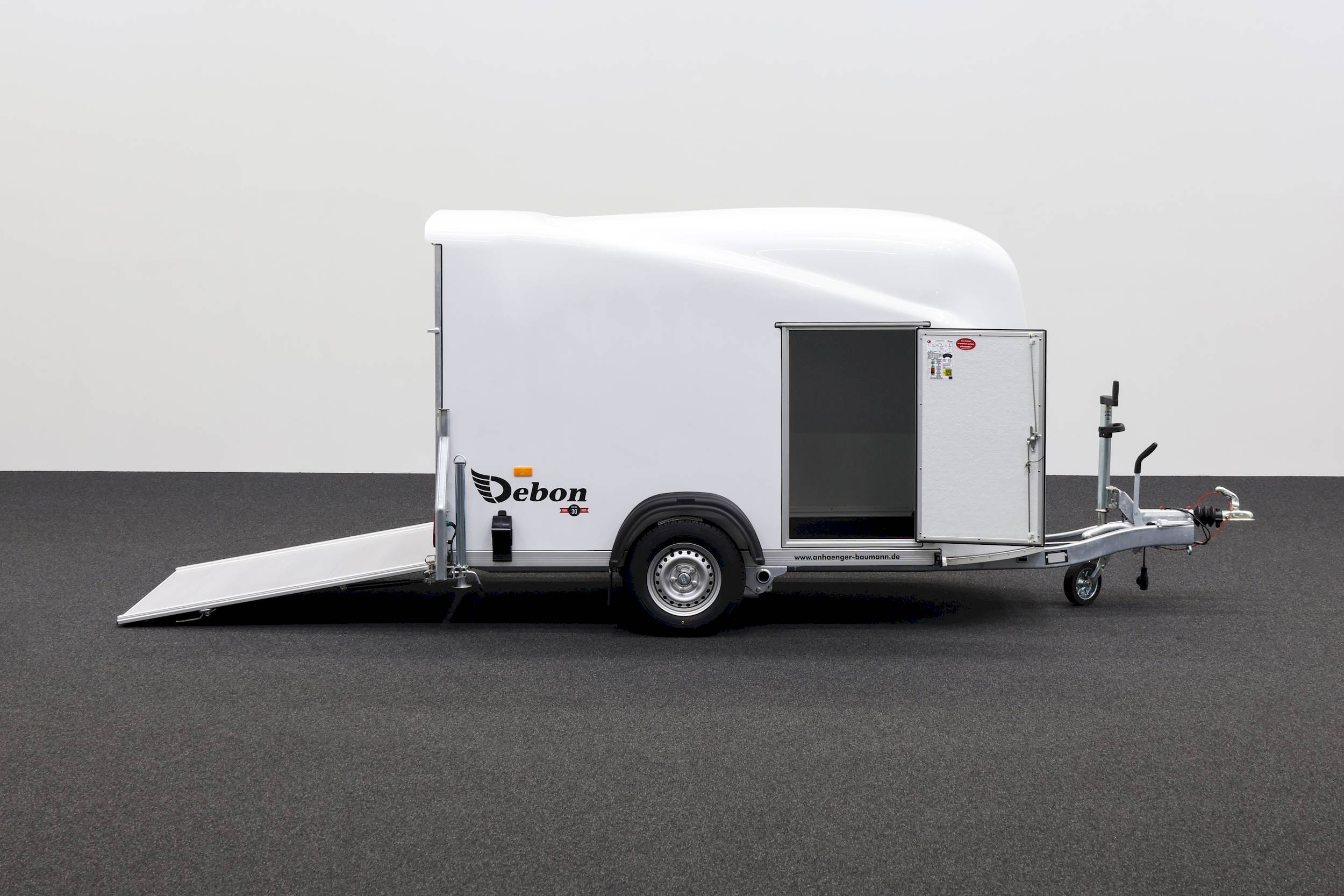 CHEVAL LIBERTE DEBON CARGO 1300