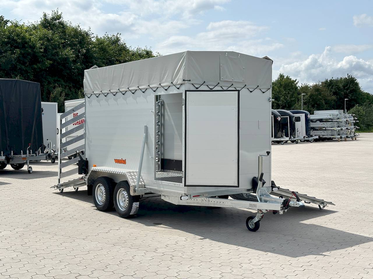 VEZEKO VT 2700 | RAMPE-/TÜR-KOMBI I ENTLADERAMPE I TREIBGITTER
