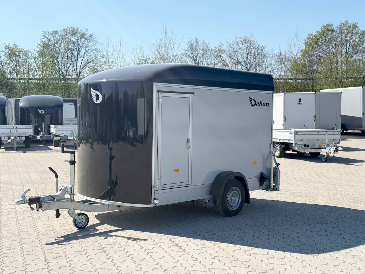 CHEVAL LIBERTE DEBON C400 WABENKERN ROADSTER