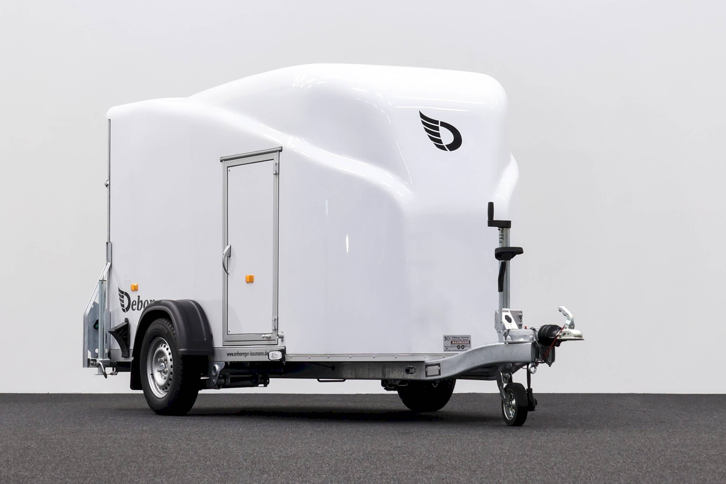 CHEVAL LIBERTE DEBON CARGO 1300
