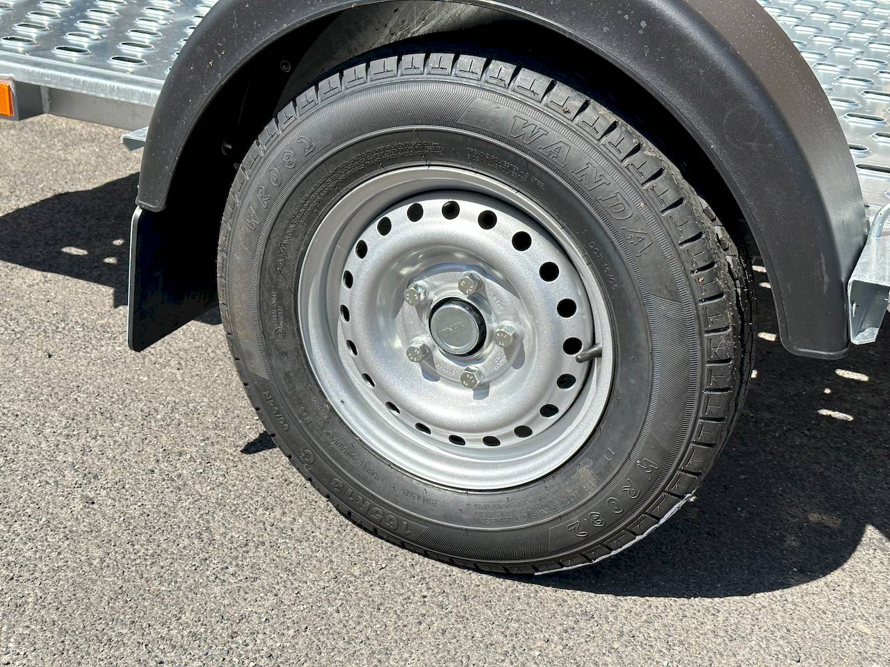 VEZEKO MOTOVAN B13