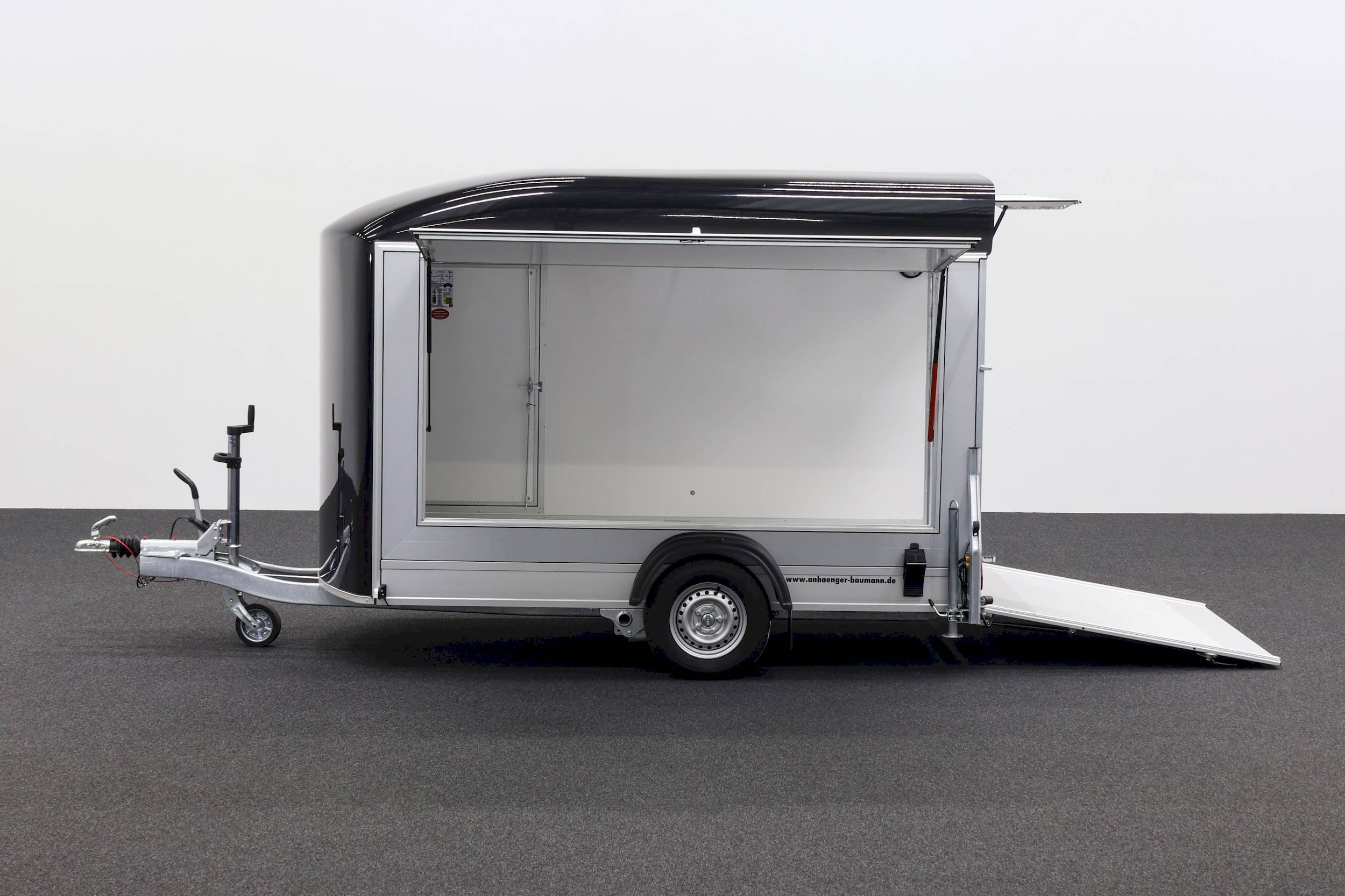 CHEVAL LIBERTE DEBON C400 WABENKERN ROADSTER