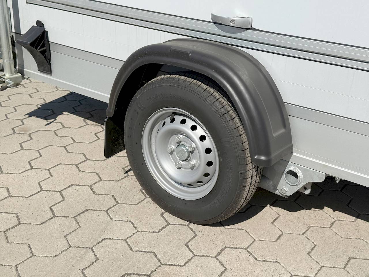 CHEVAL LIBERTE DEBON C400 WABENKERN ROADSTER