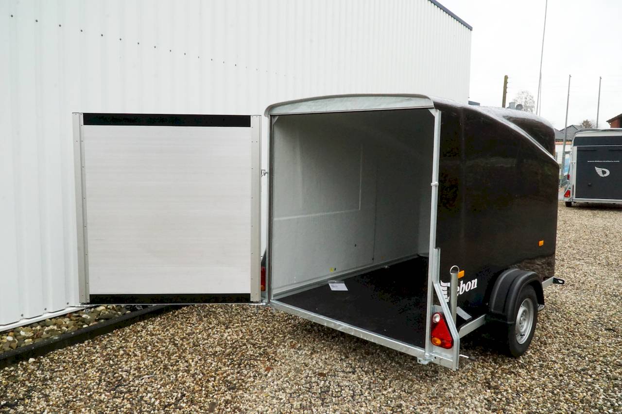 CHEVAL LIBERTE DEBON CARGO 1300