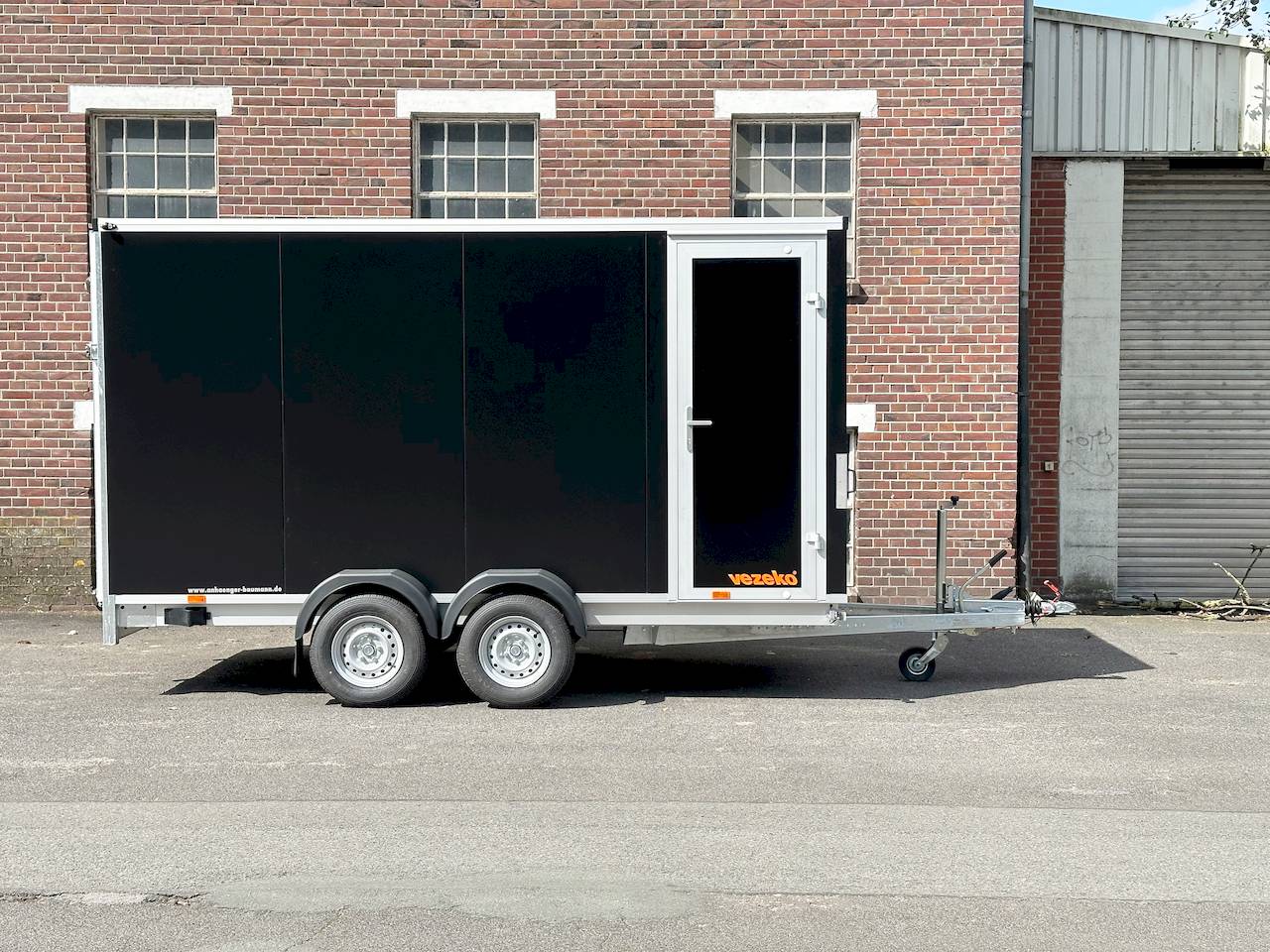 VEZEKO TK C 27.40 | BLACK | RAMPE | SEITENTÜR