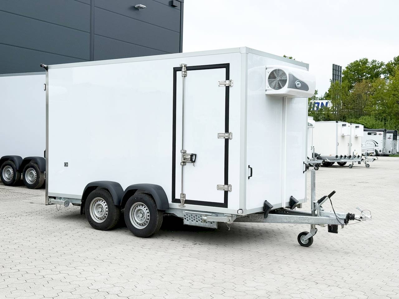 TIEFKÜHLANHÄNGER KÜHLWAGEN - XL+ - MIETEN