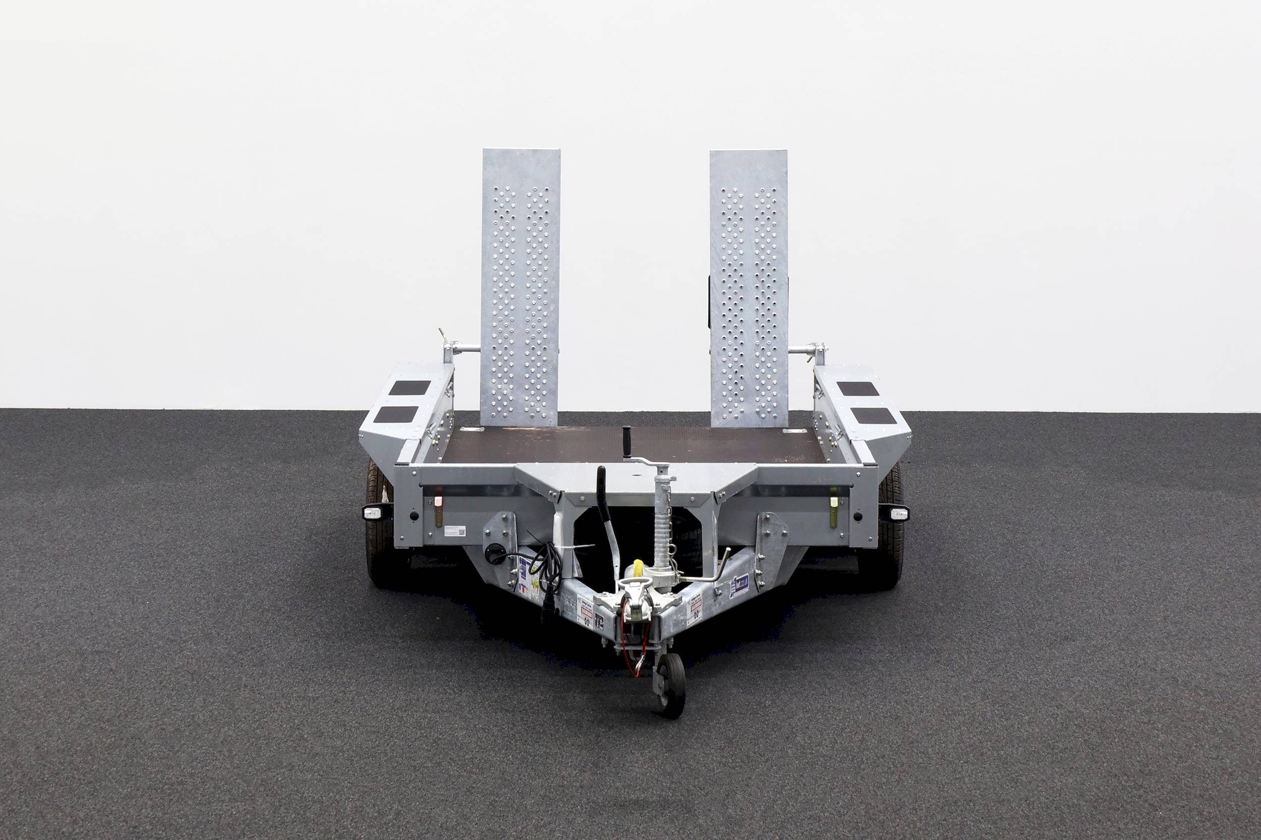 IFOR WILLIAMS GX105HD | SKIDS