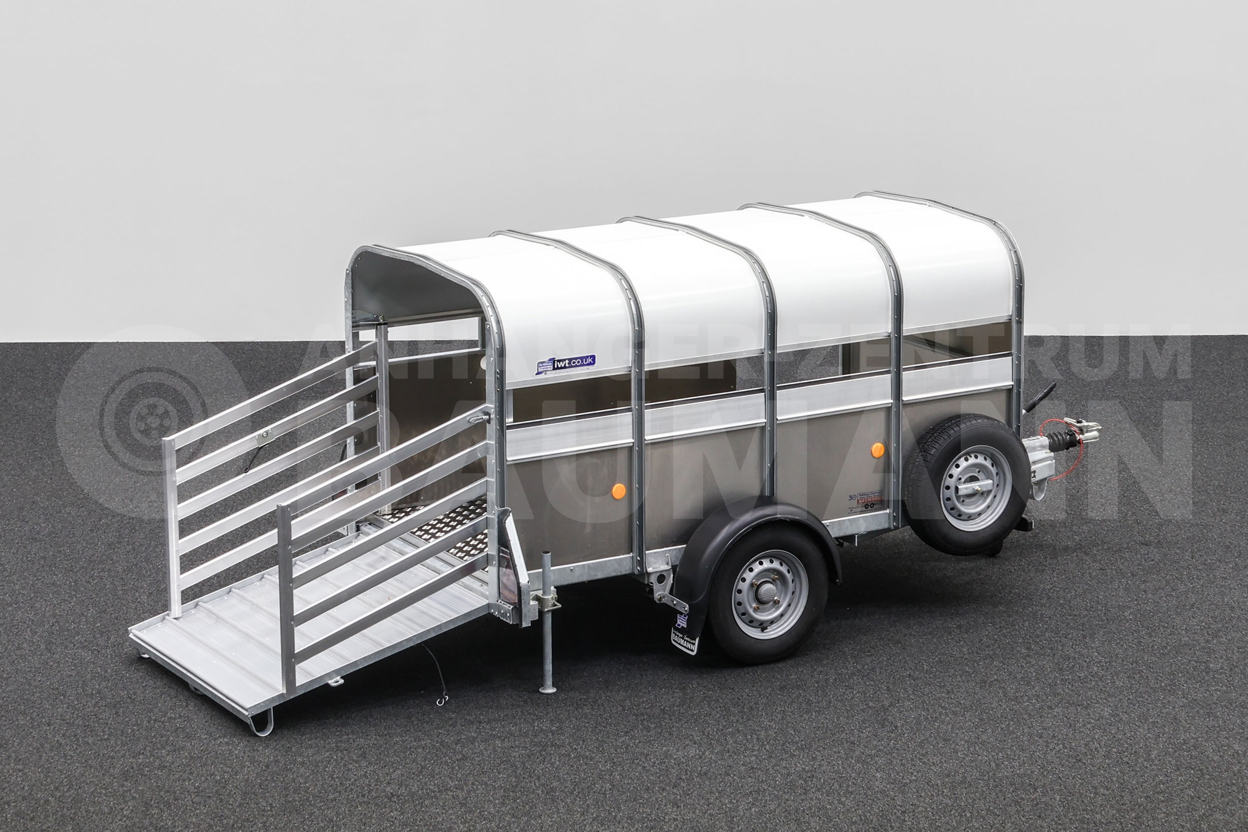 IFOR WILLIAMS P8G | 8x4 | 1400KG | STÜTZEN