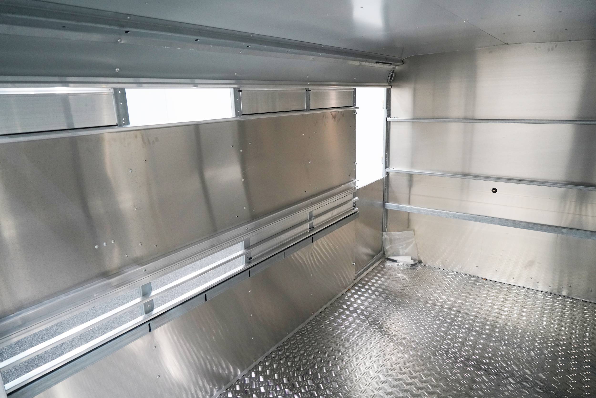 IFOR WILLIAMS TA510 | 10x6 | RAMPE-/TÜR-KOMBI