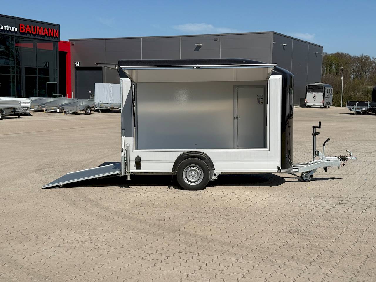 CHEVAL LIBERTE DEBON C400 WABENKERN ROADSTER