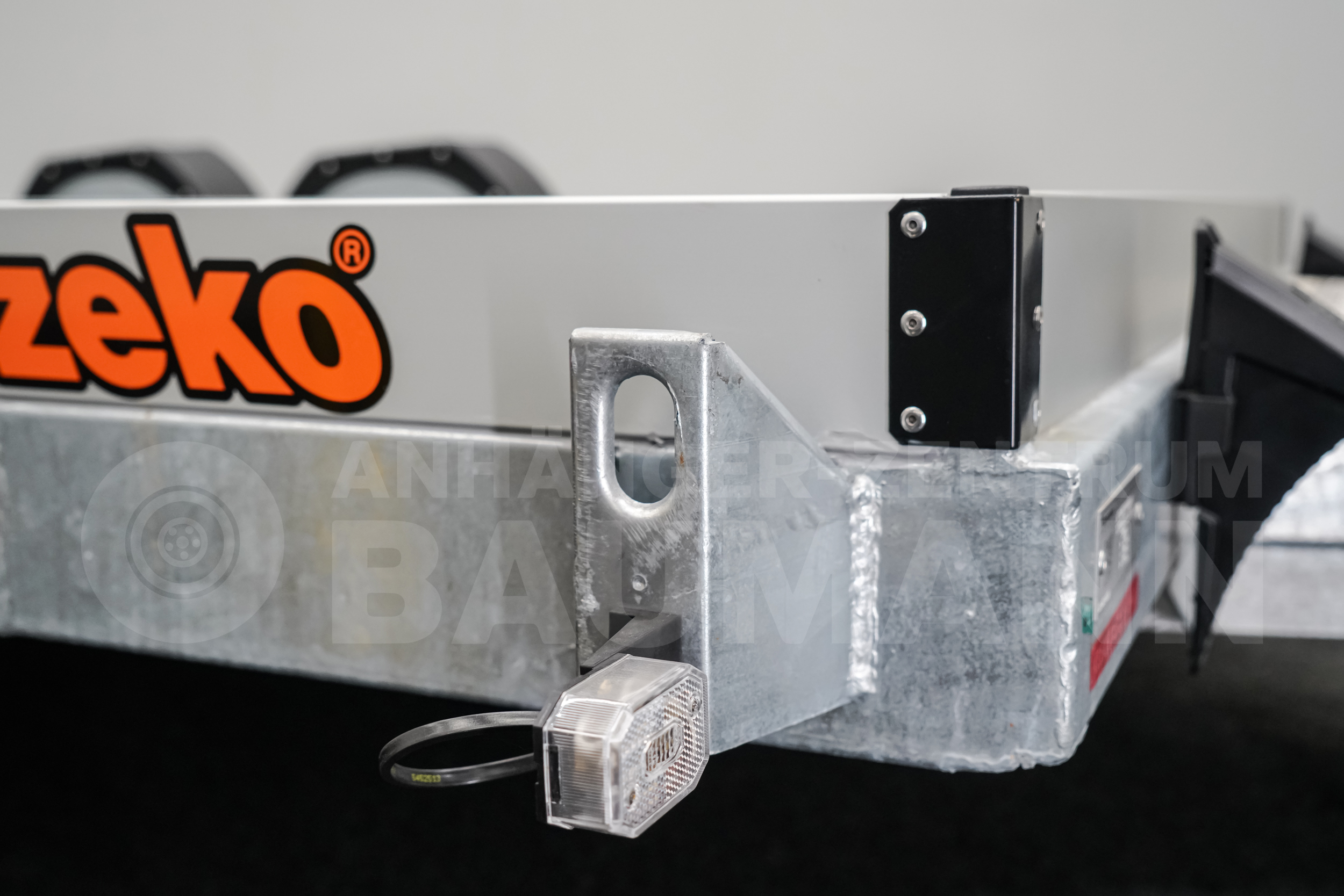 VEZEKO HUSKY CAR FB 35.39