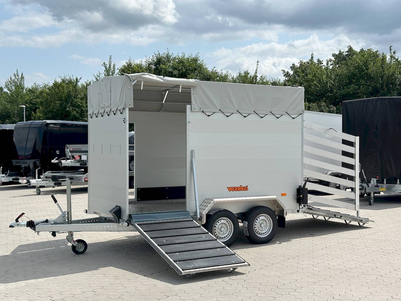 VEZEKO VT 2700 | RAMPE-/TÜR-KOMBI I ENTLADERAMPE I TREIBGITTER