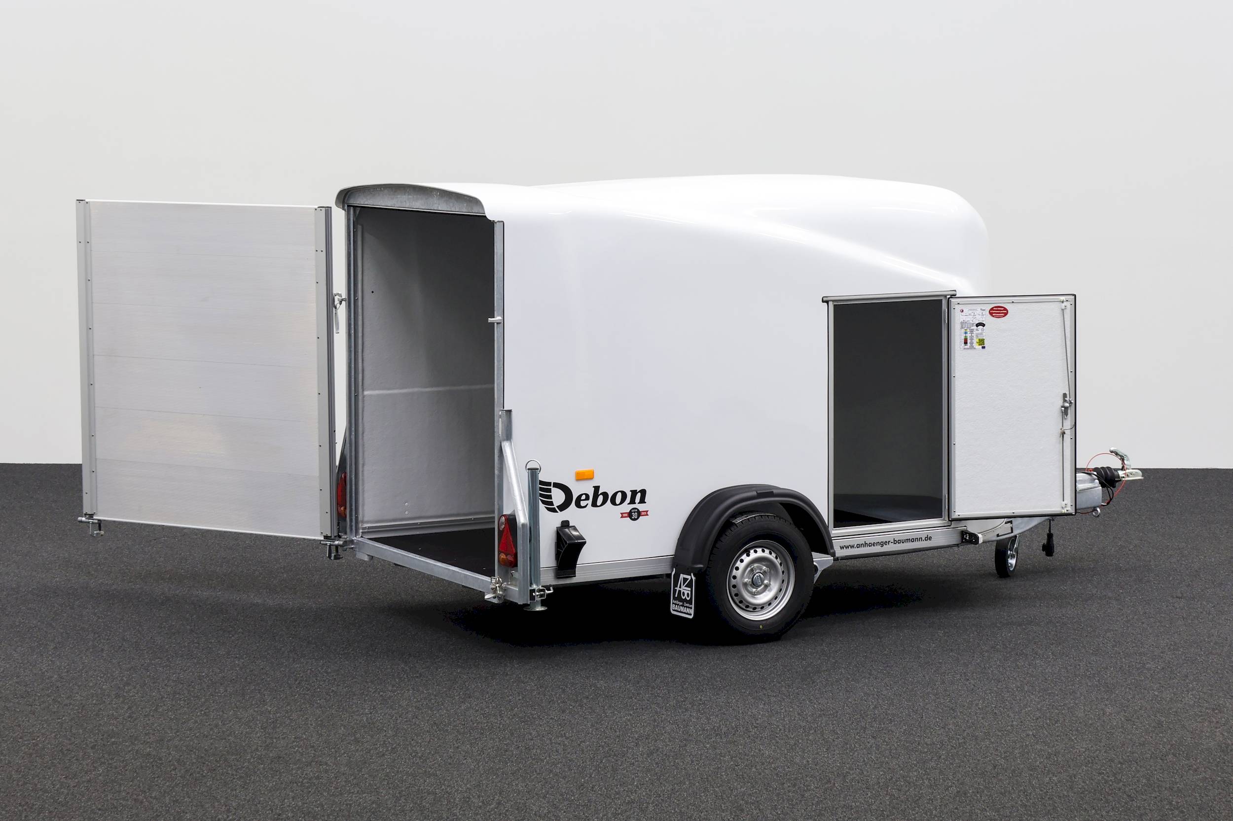 CHEVAL LIBERTE DEBON CARGO 1300