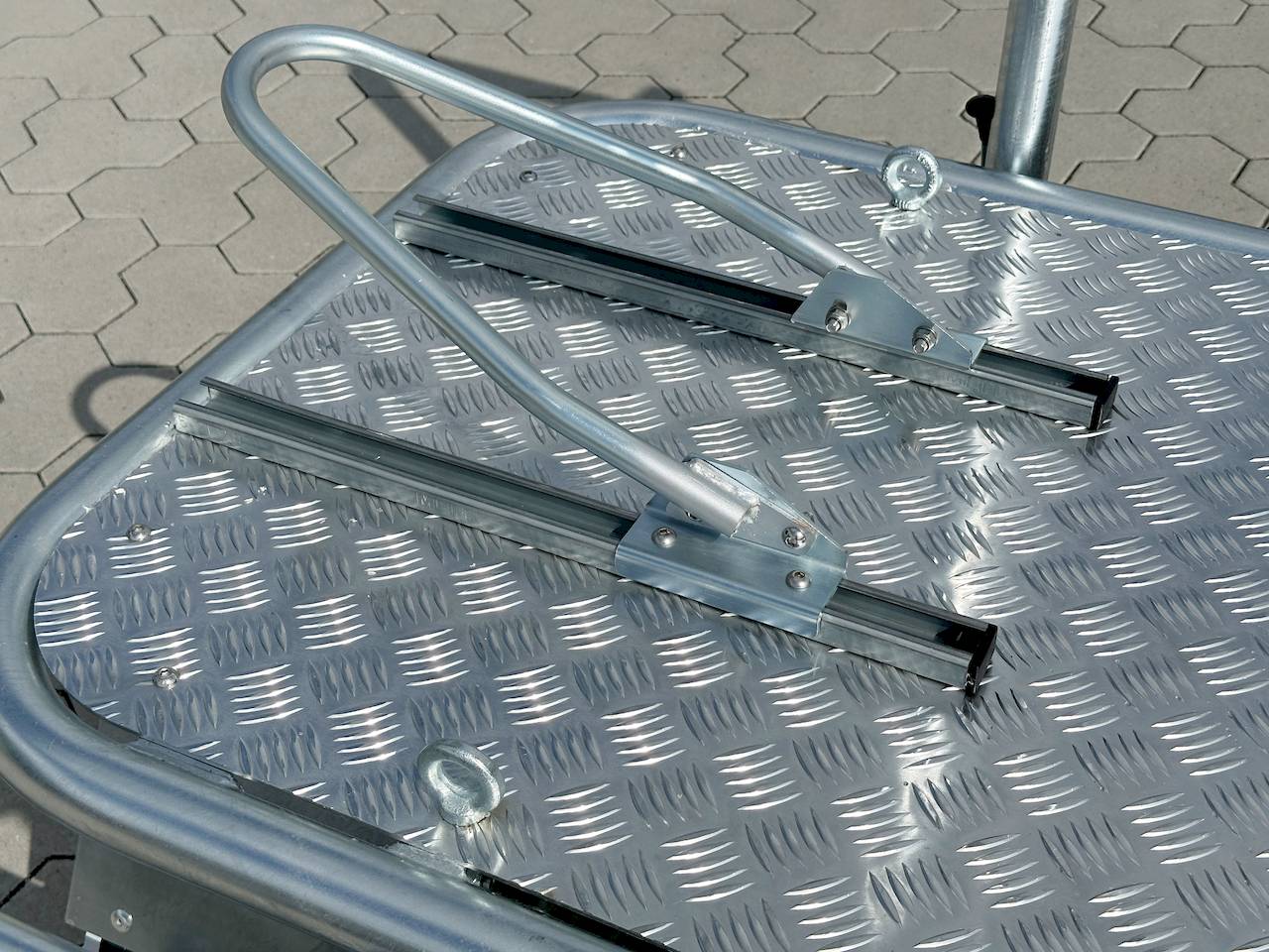 DEBON ROADSTER CAMP | WOHNMOBILANHÄNGER