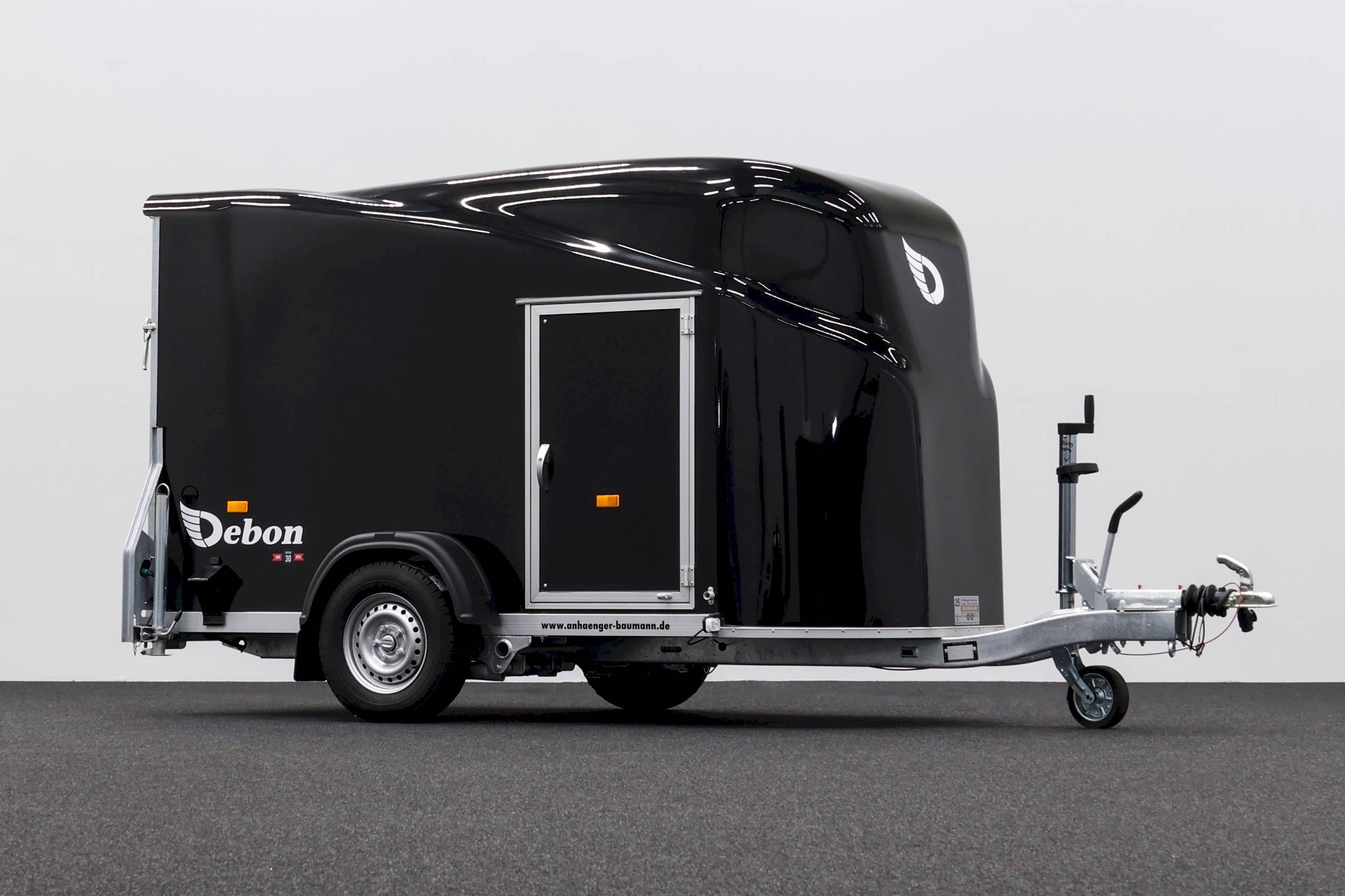 CHEVAL LIBERTE DEBON CARGO 1300
