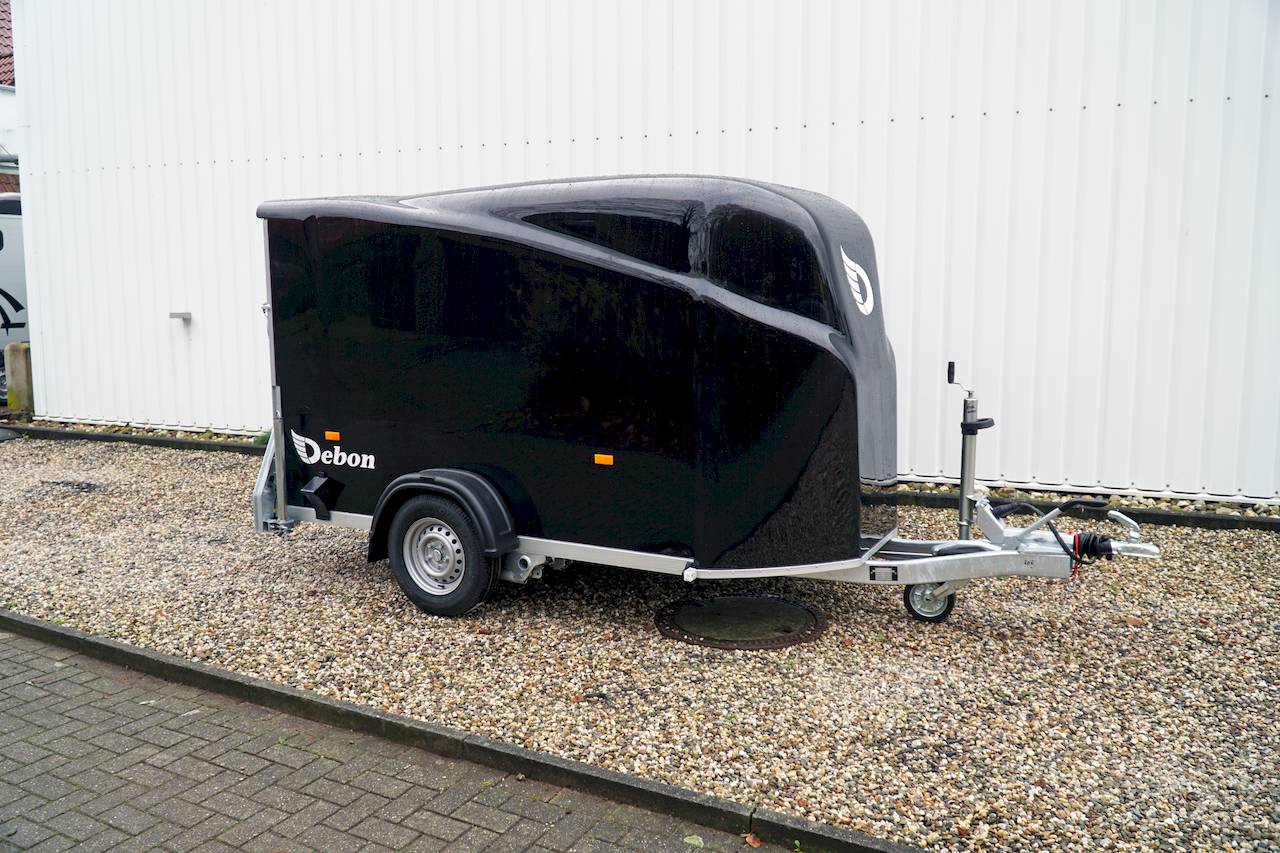 CHEVAL LIBERTE DEBON CARGO 1300