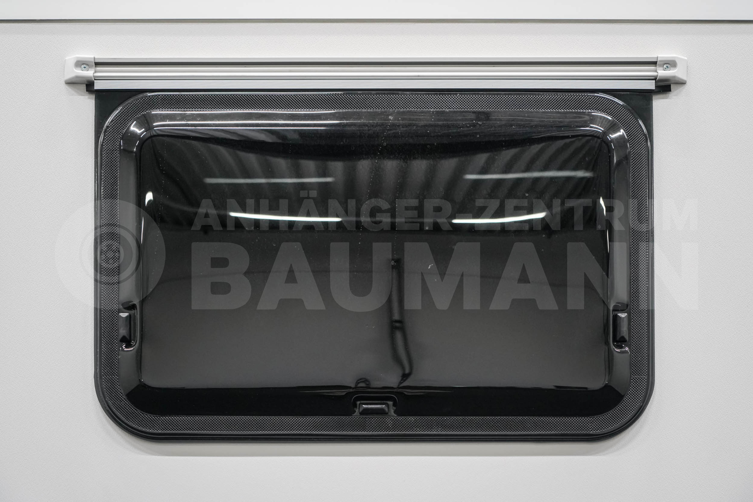 BLYSS F1336HD | RAMPE | SEITENTÜR