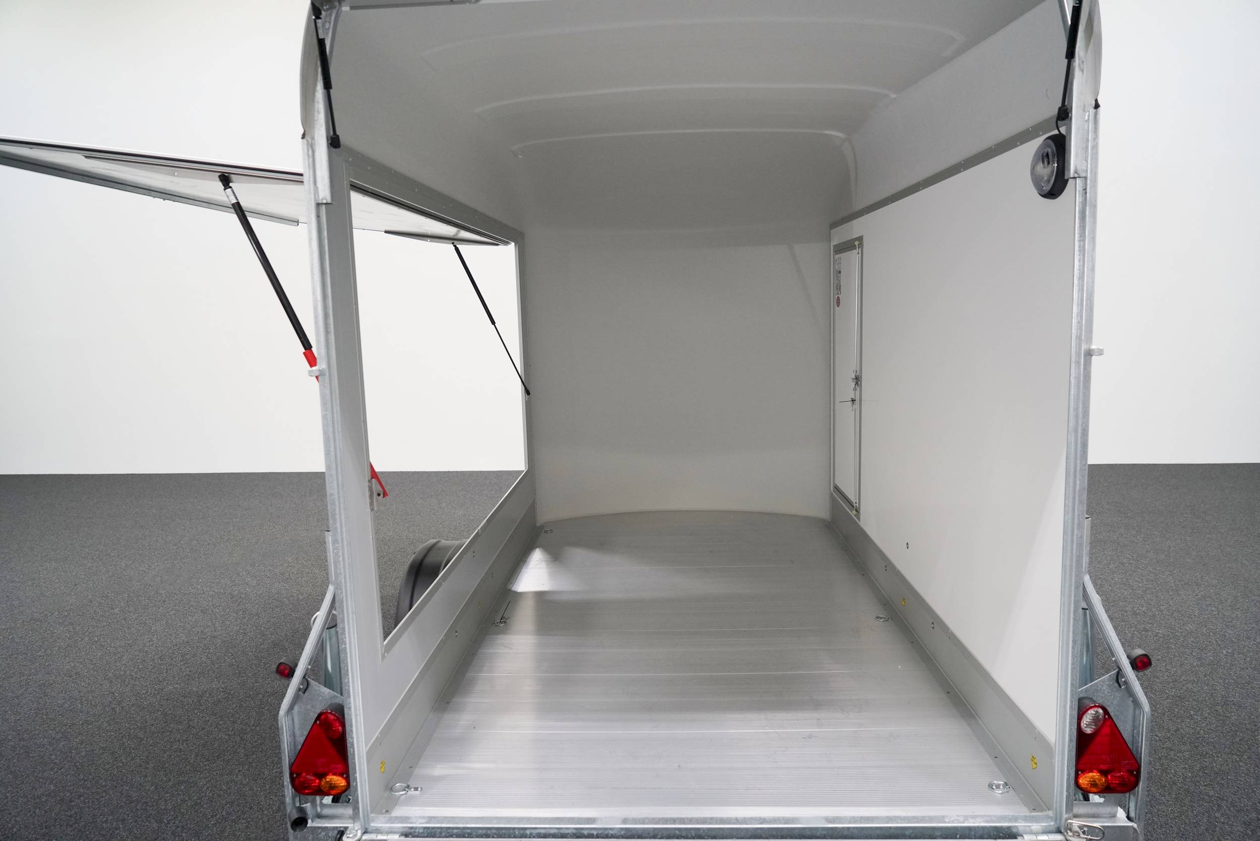 CHEVAL LIBERTE DEBON C400 WABENKERN ROADSTER