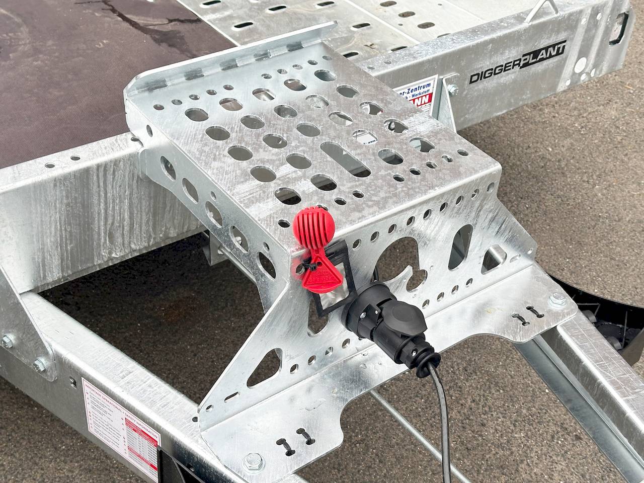 BRIAN JAMES DIGGER PLANT 543-3717-35-2-12 | EINZELRAMPEN