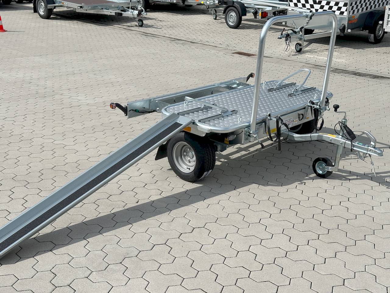 DEBON ROADSTER CAMP | WOHNMOBILANHÄNGER